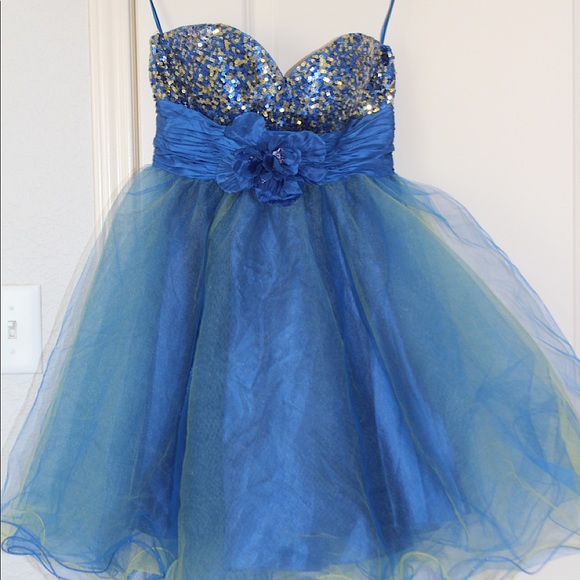 Prom dress - Picture 3 of 3